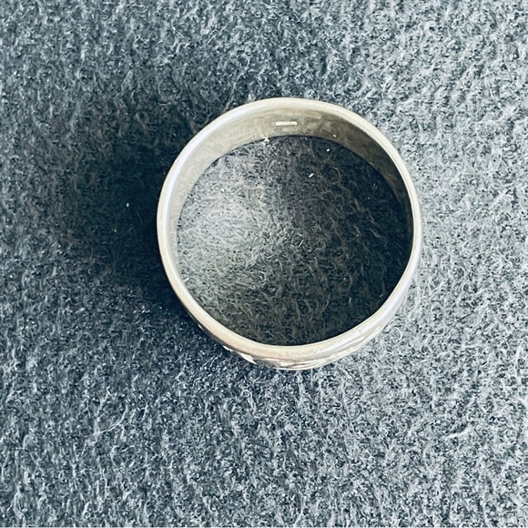 VINTAGE VINE SCROLLED REPOUSSE FILIGREE WIDE BAND STERLING SILVER RING - Picture 3 of 9